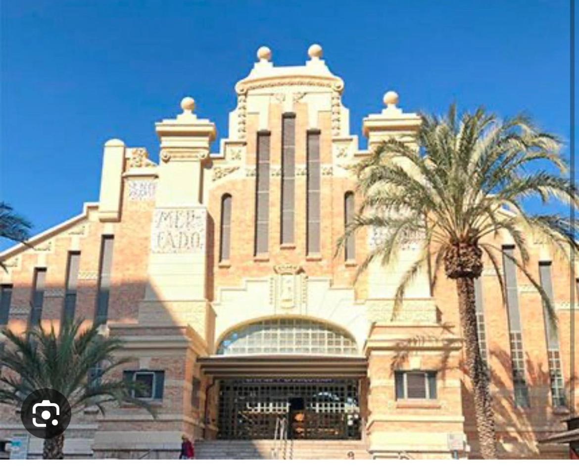 Centrally-Located, Spacious Flat At Historic Centre & Short Walk To Beach Alicante Dış mekan fotoğraf
