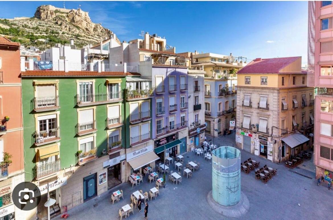 Centrally-Located, Spacious Flat At Historic Centre & Short Walk To Beach Alicante Dış mekan fotoğraf
