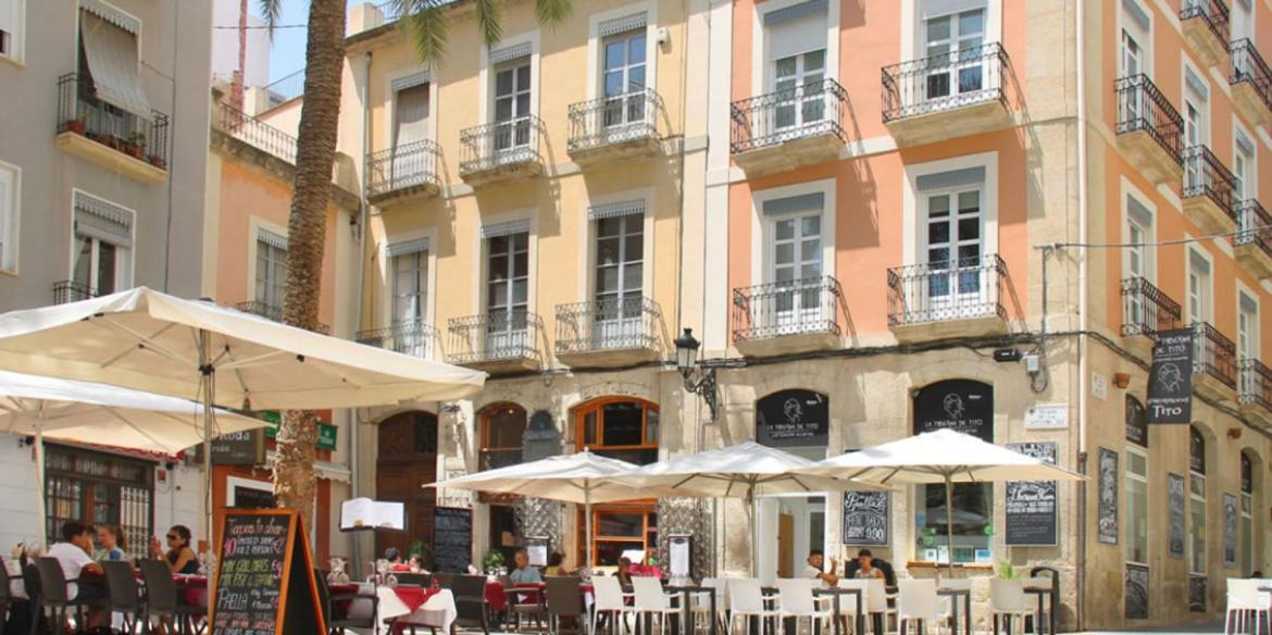Centrally-Located, Spacious Flat At Historic Centre & Short Walk To Beach Alicante Dış mekan fotoğraf