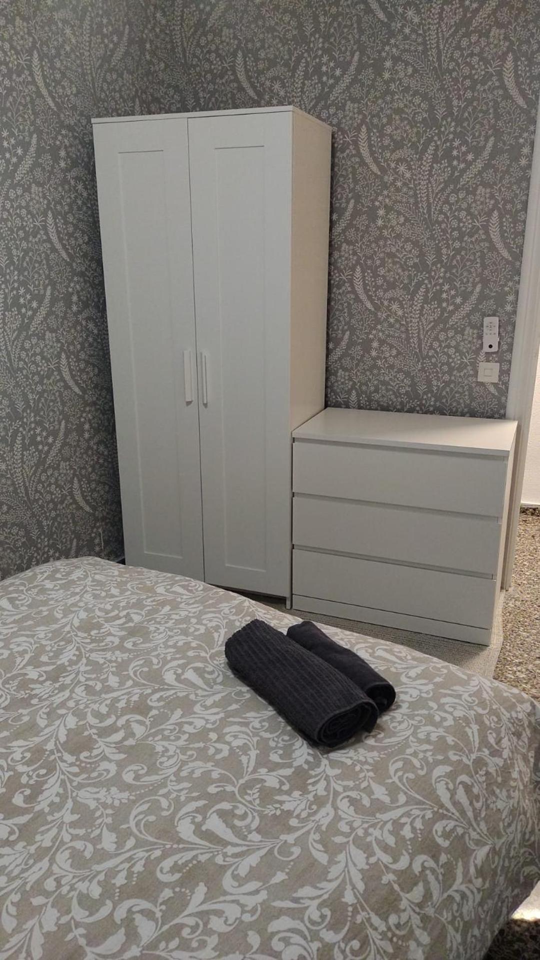 Centrally-Located, Spacious Flat At Historic Centre & Short Walk To Beach Alicante Dış mekan fotoğraf