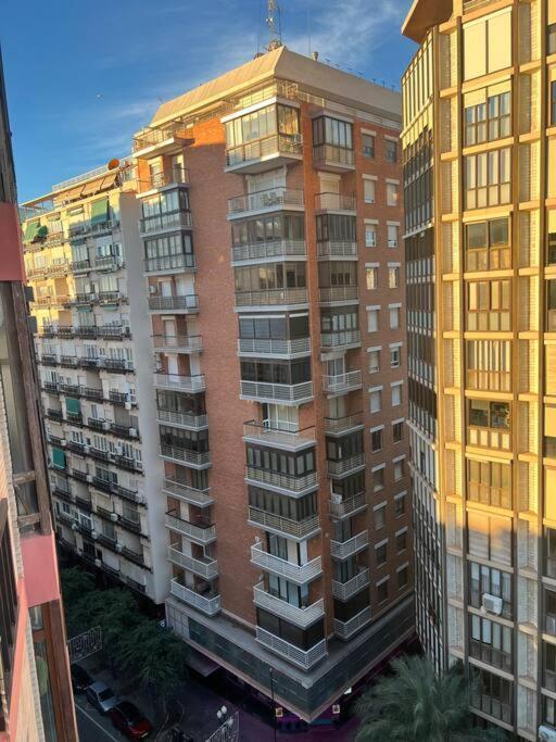 Centrally-Located, Spacious Flat At Historic Centre & Short Walk To Beach Alicante Dış mekan fotoğraf