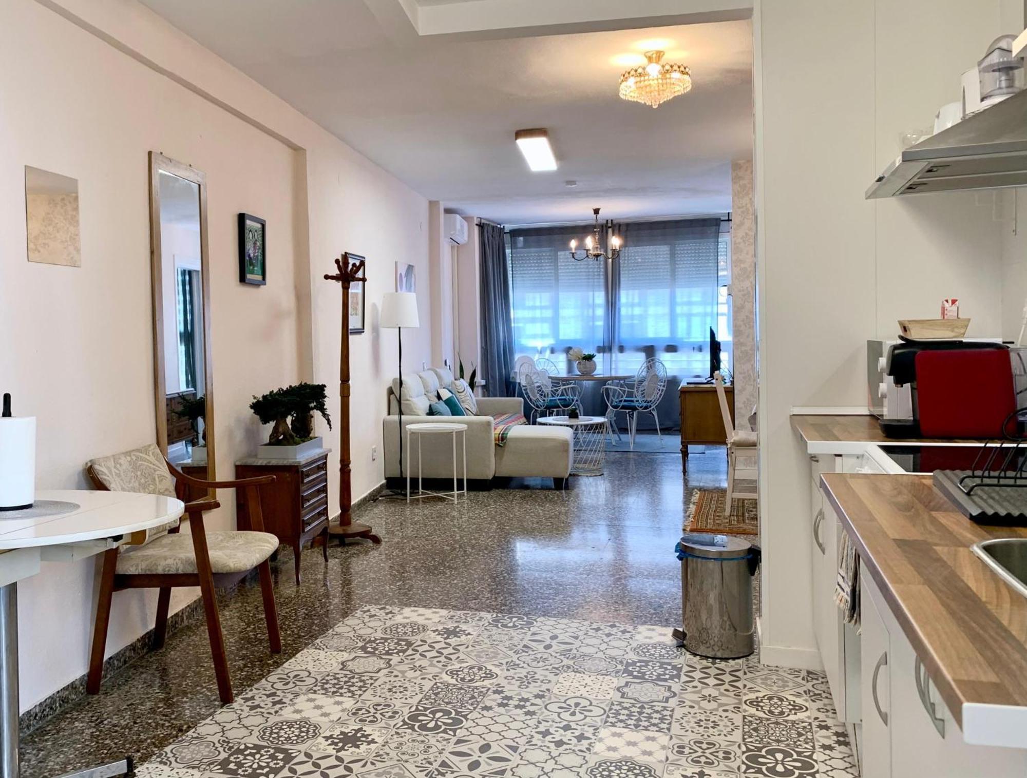 Centrally-Located, Spacious Flat At Historic Centre & Short Walk To Beach Alicante Dış mekan fotoğraf